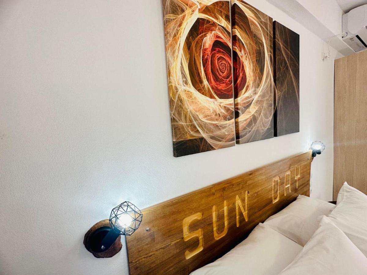 Sun Day Apartments Free Airport Shuttle Artémida Eksteriør bilde